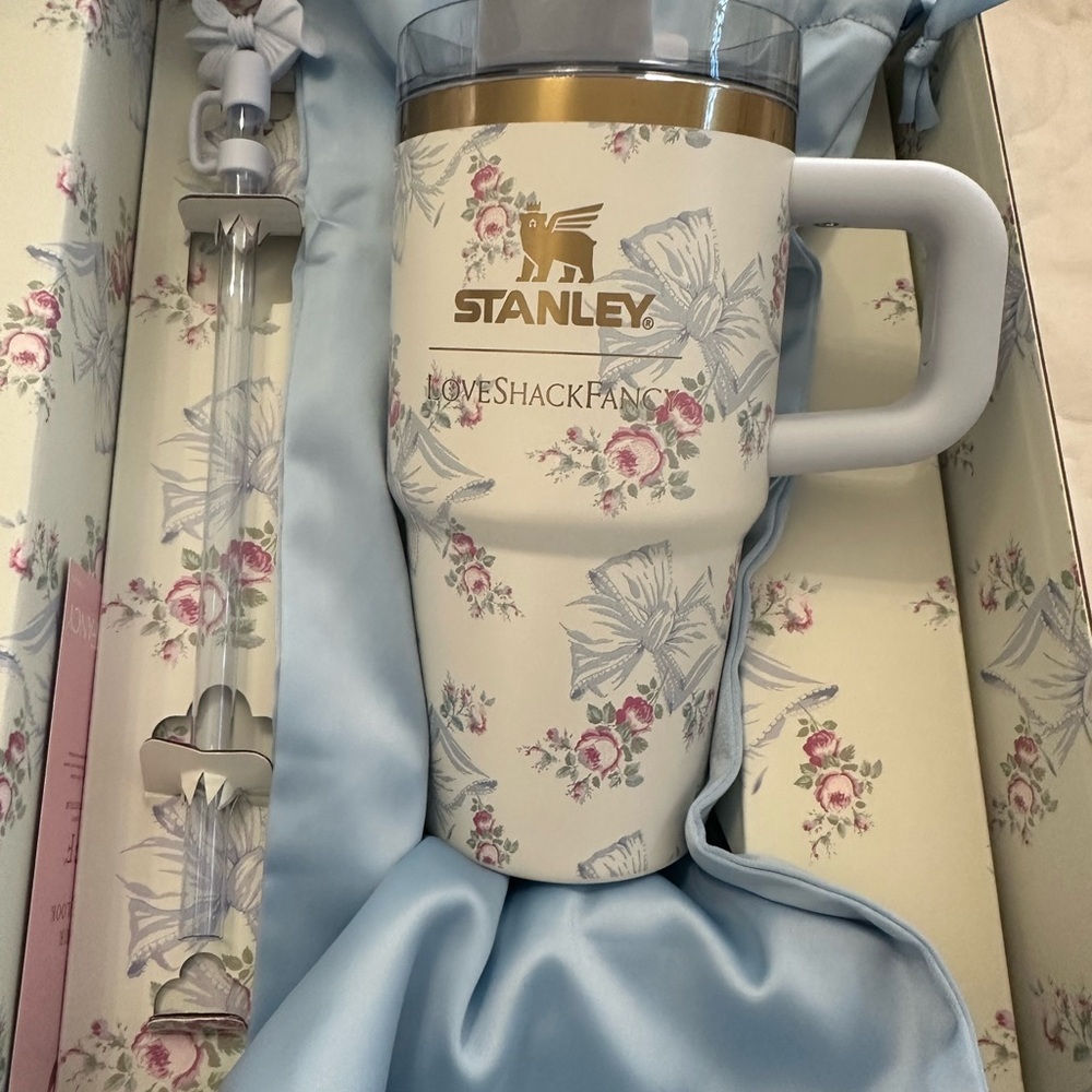🎀 LoveShackFancy x Stanley 20oz Quencher Rosa Beaux BLUE new - Picture 4 of 5